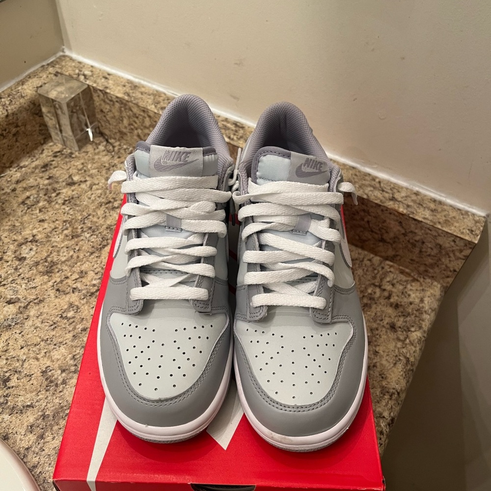 Nike Dunk Low “Grey Fog” size 7y - Picture 3 of 4